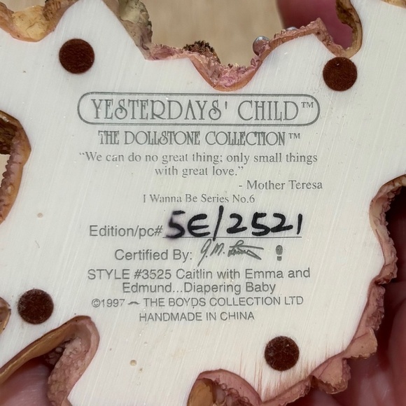 Vintage 1997 Yesterday's Child Caitlin w/Emma & Edmund...Diapering Baby Figurine - Picture 5 of 6